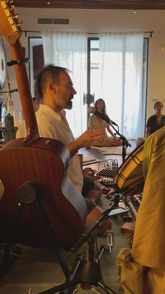 Heart Song: A Cacao & Voice Ceremony with Carlos Marcús